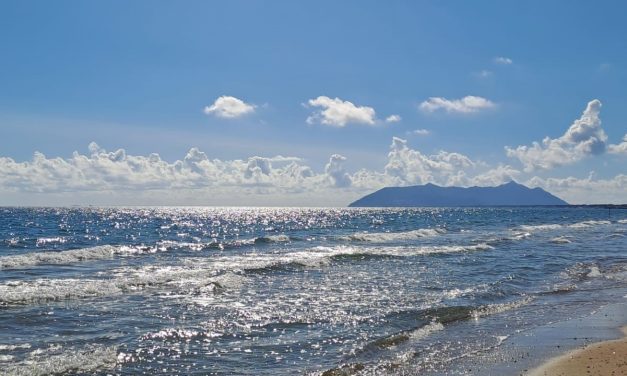 Estate 2025, gli italiani stanno scegliendo la meta per le vacanze
