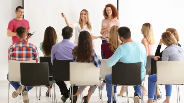 Aziende e giovani vogliono cose opposte. Cosa fare?