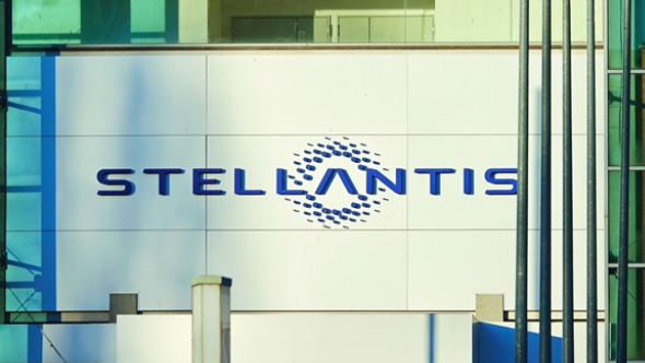 Stellantis fugge. Serve un piano per il futuro industriale del Paese