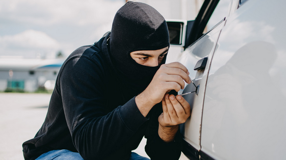 Aumentano i furti parziali delle automobili
